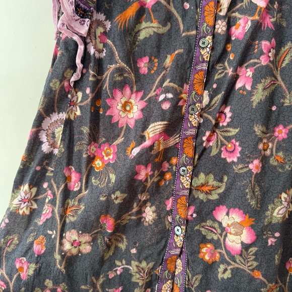 Sundance Marcleine Ruffle shoulder Blouse Gray and Pink Floral Bird Print M - Picture 7 of 9